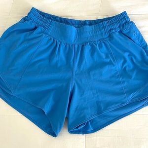 Lululemon hotty hot low-rise lined short 4”